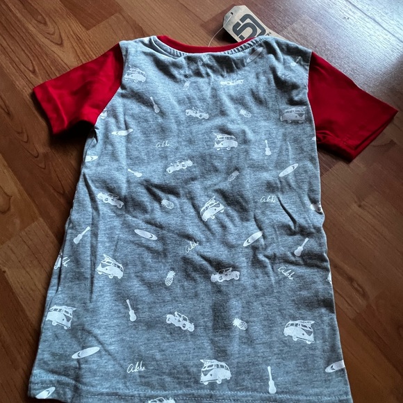 NWT Distortion 4t Hawaii vibe red-white-grey pocket tee - Picture 2 of 2